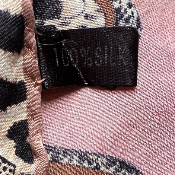 Roberto Cavalli Scarf. 100% Silk. Made in Italy. - Picture 15 of 16